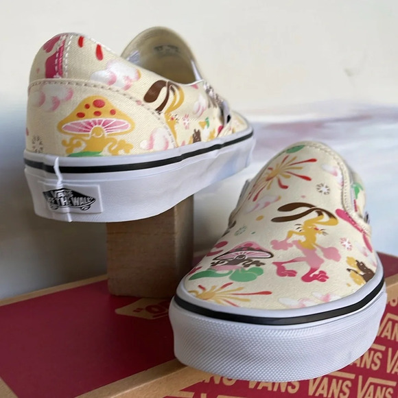 Vans Cream and Pink Patterned Slip-On Sneakers - Picture 9 of 16